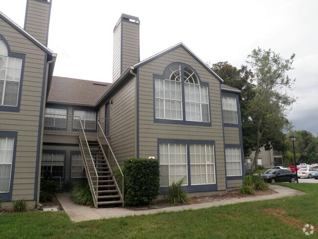 Building Photo - 3 BEDROOMS W/2 FULL BATHS, 2nd FLOOR UNIT Rental