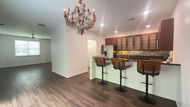 Photo - 662 Lacy Oak Dr