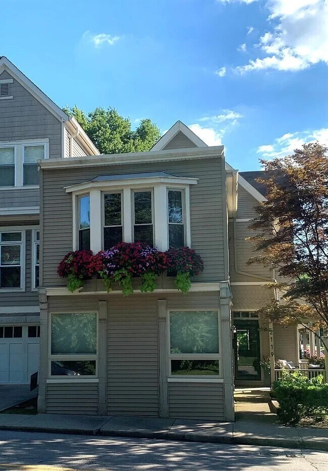 Photo - 2119 Grandin Rd Unit 1