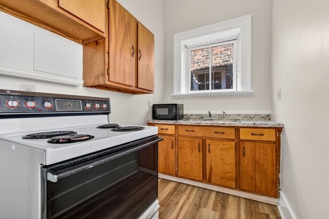 335 King St
