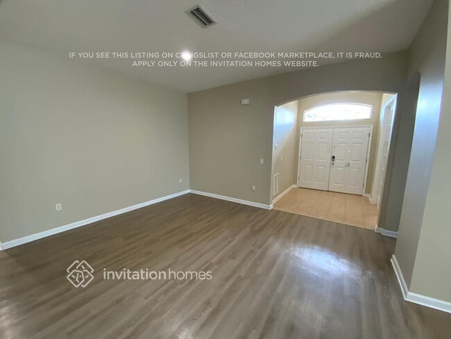 Photo - 833 Lord Nelson Blvd