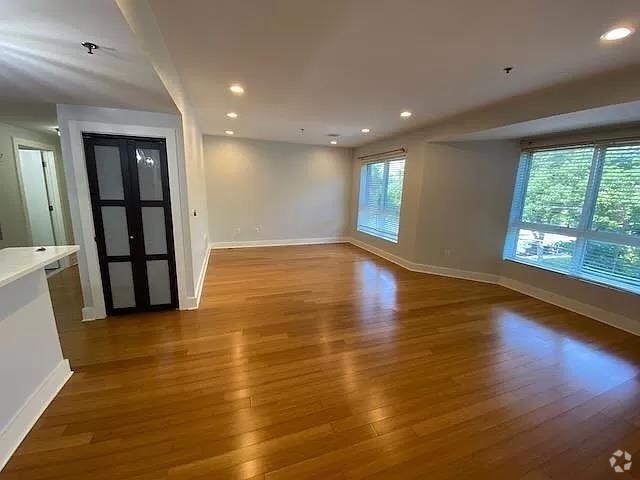 Building Photo - 636 5th St Unit 303 Rental