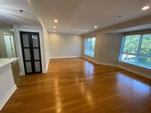 Building Photo - 636 5th St Unit 303 Rental