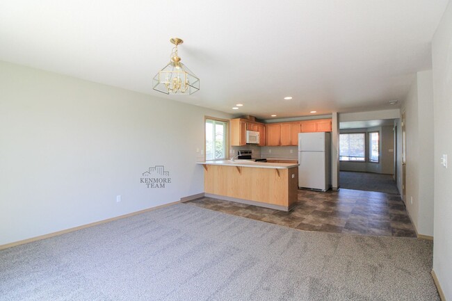 7704 Wrigley Dr