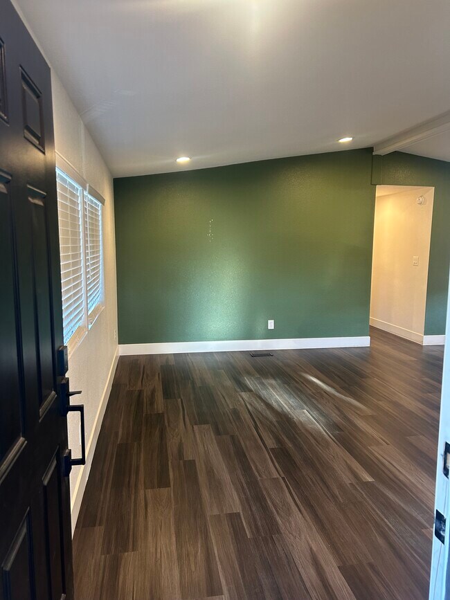 Photo - 2730 Larkspur St