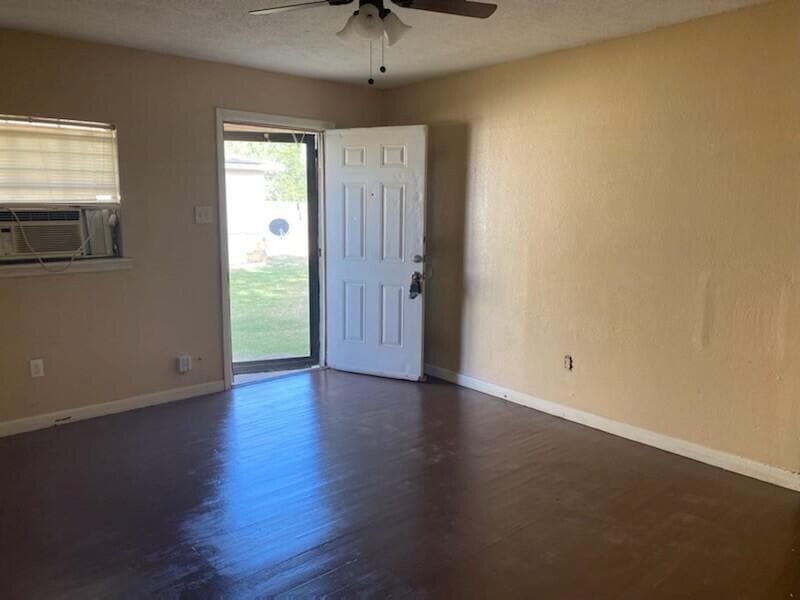 Photo - 1109 45th St