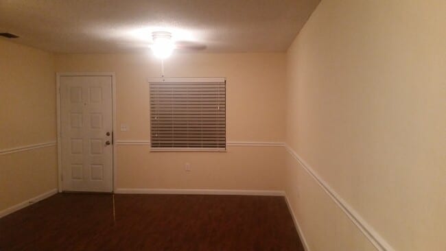 Living room - 915 E 109th Ave Unit B