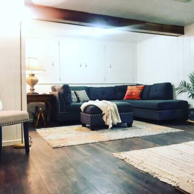 Photo - 2571 Van Buren Ave Unidad 2571 Downstairs