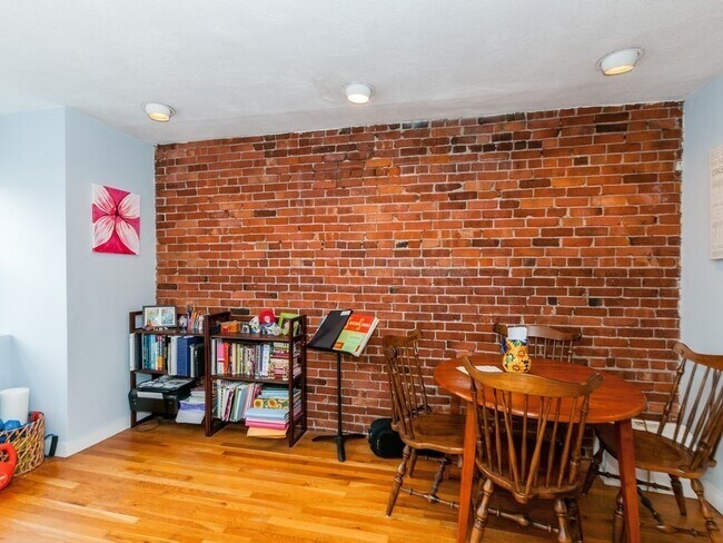 Photo - 532 Tremont St Unidad 4