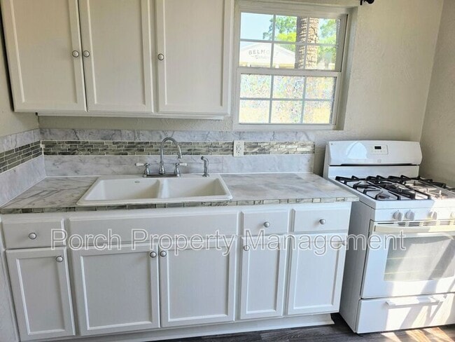 Photo - 320 N Barcelona St Unit 7