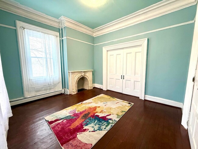 Building Photo - 61 Monitor St Unit 1L