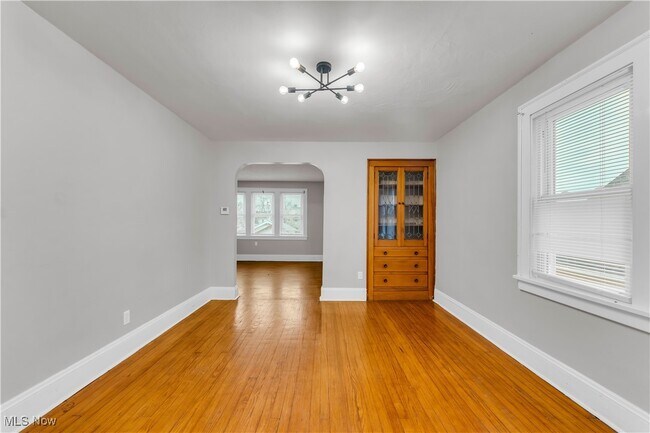 Photo - 10007 Parkview Ave Unit 2/UP