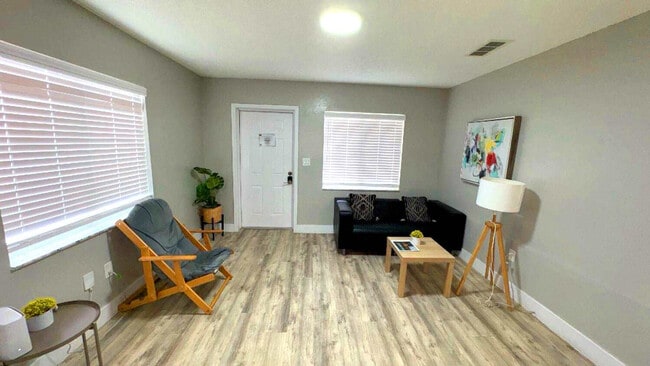 Photo - 46 NW 44th St Apartamento Unidad FL1-ID1022292P