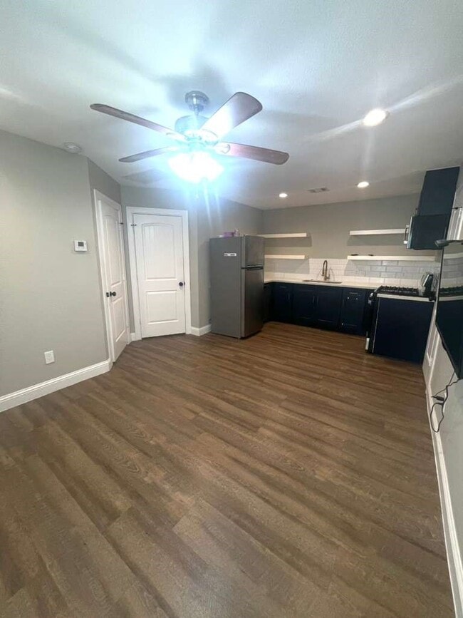 Photo - 3807 Edison St