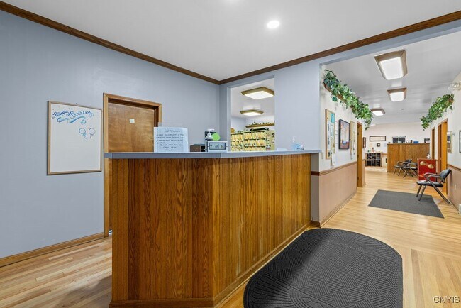 Photo - 1628 W Genesee St