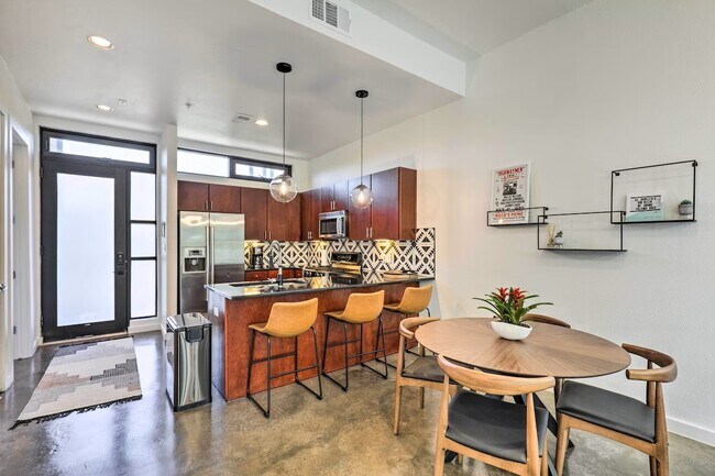 Photo - 2525 S Lamar Blvd Unit 318