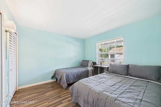 Photo - 3021 Sir Hamilton Cir Unit 11