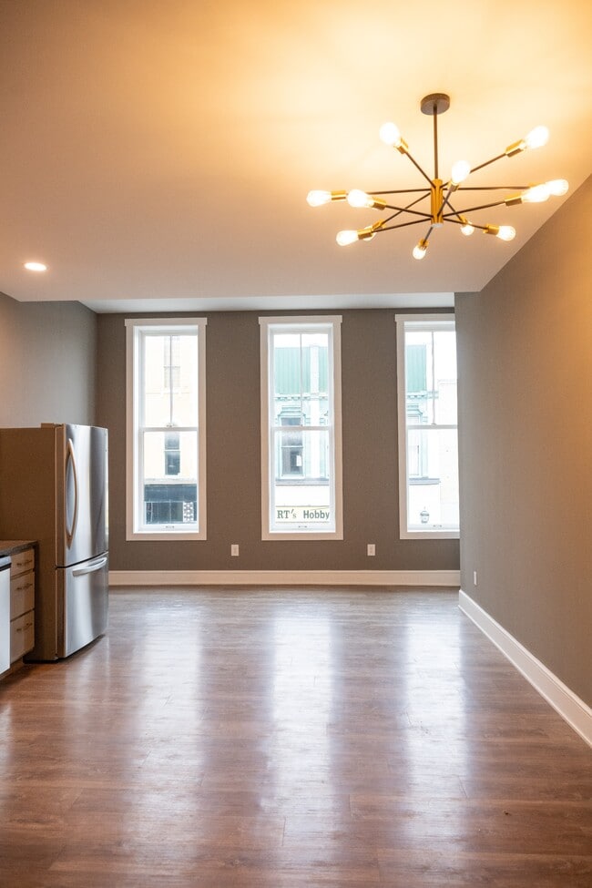 722 E Main St Unit 1