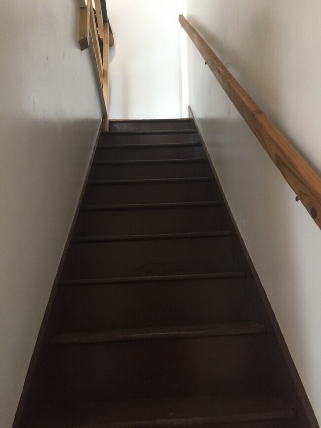 Photo - Large 2nd Floor, 4 Bedroom Apartment in York City Near Farquhar Park