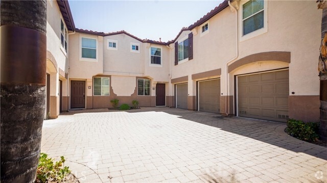 Building Photo - 30363 Pelican Bay Ln Rental