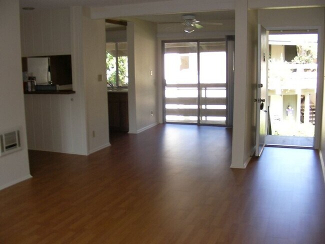 23732 Hillhurst Dr Unidad 34