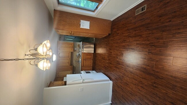 Photo - 808 S Cedarcrest Dr