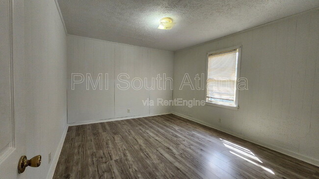 Photo - 140 Realty St