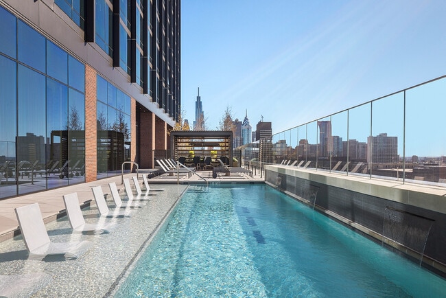 Building Photo - Avira