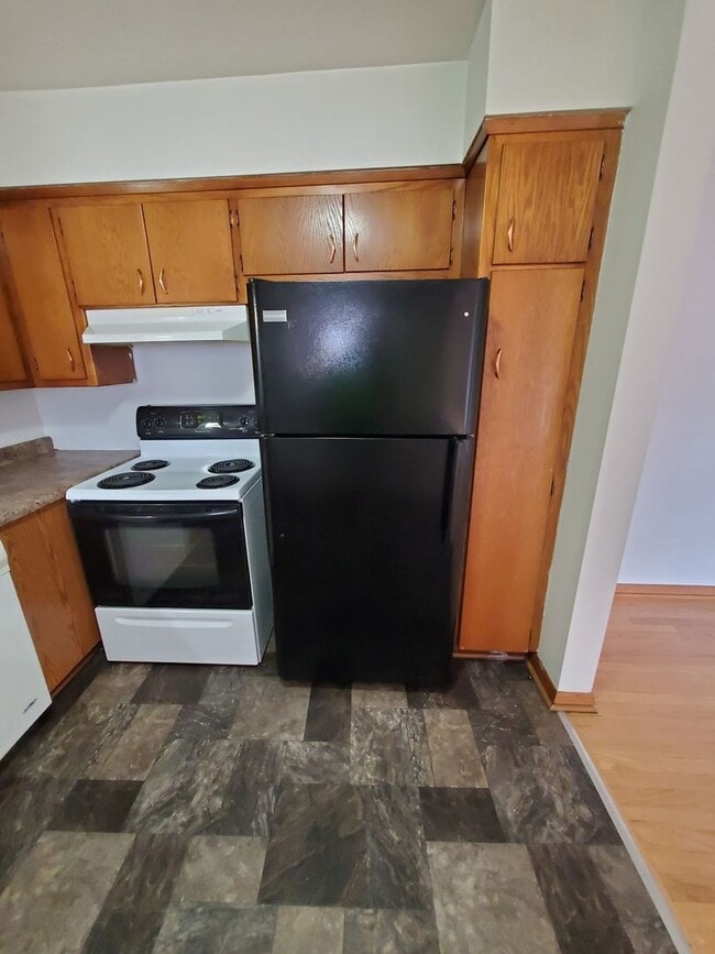 Photo - 1920 Lathrop Ave. (16 Unit)