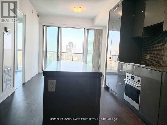 Photo - 7 Grenville St Unit 3406