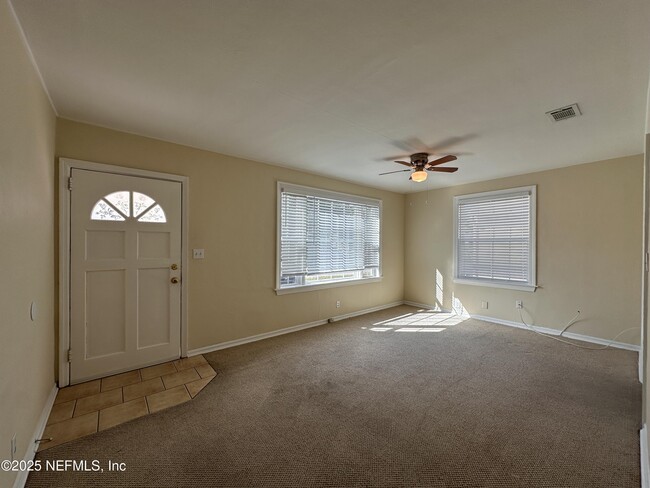 Photo - 1761 Lilly Rd E