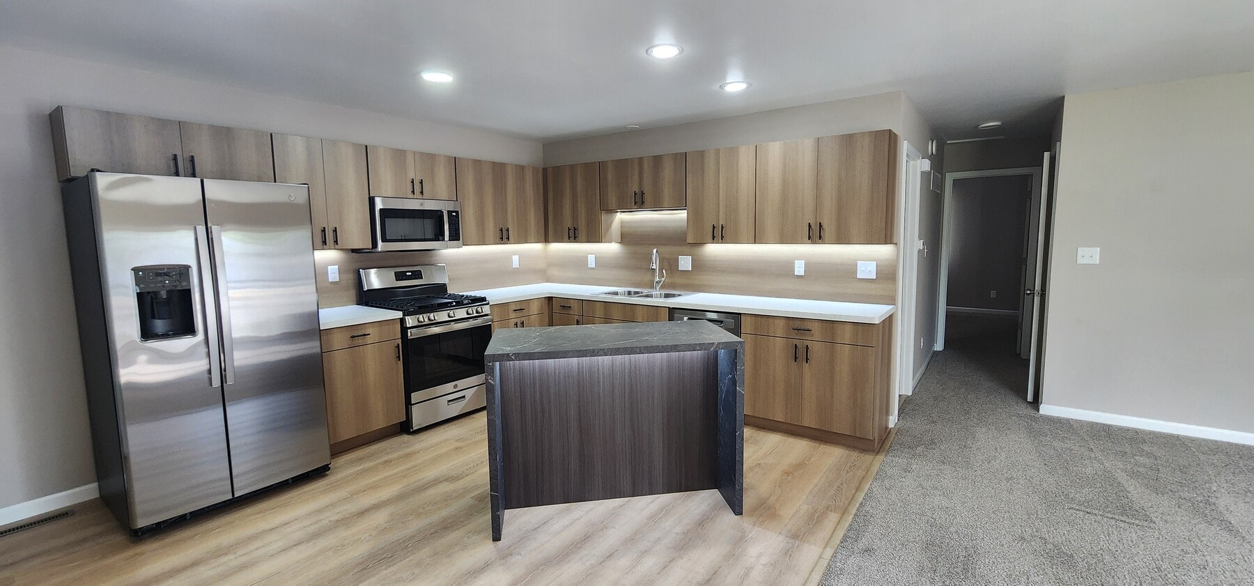 Photo - 618 Thomas St Townhome