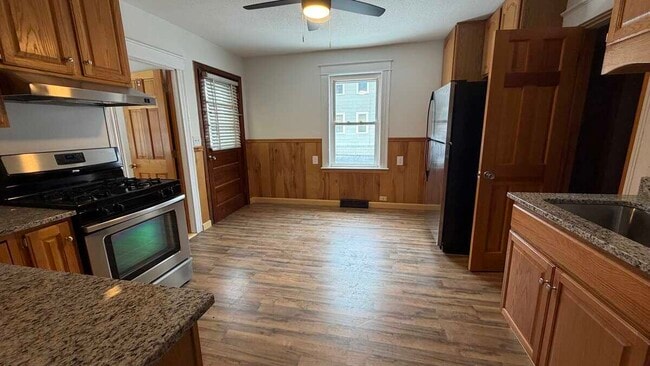 Photo - 108 Parsons St Unit 1