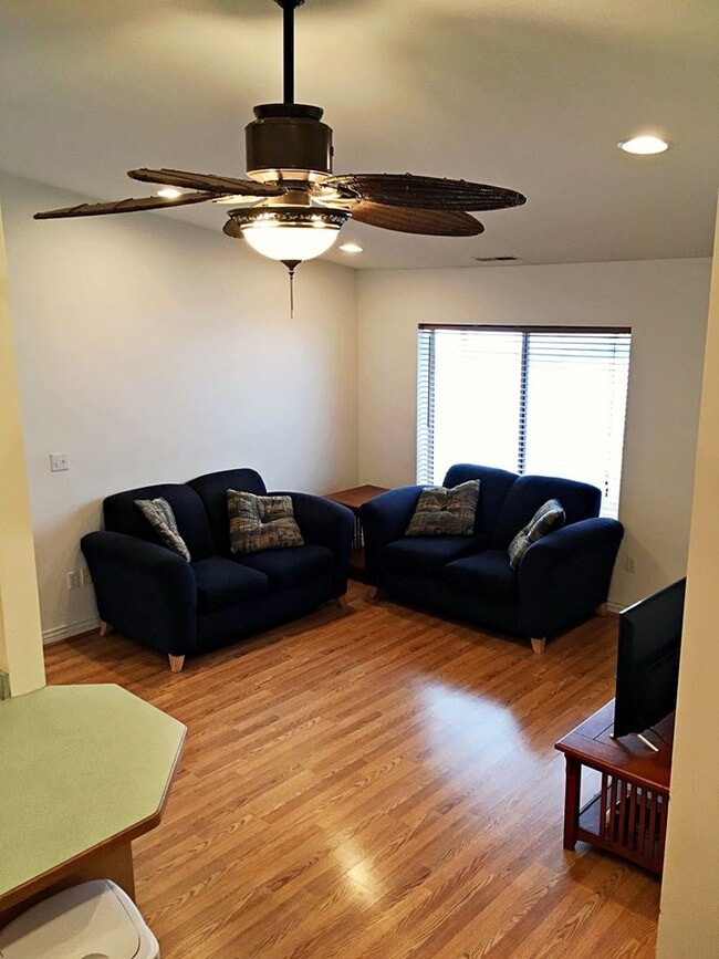 Photo - 1533 Riverside Ave