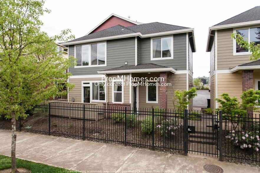868 NW Council Dr