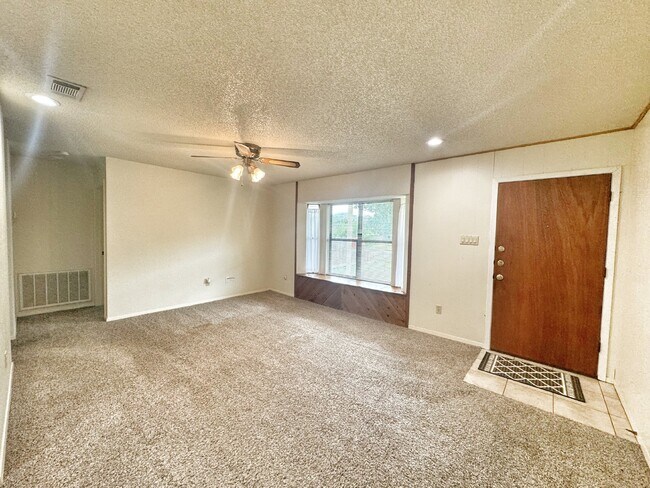 Photo - "Charming 2-Bedroom, 1-Bath in Horseshoe F...