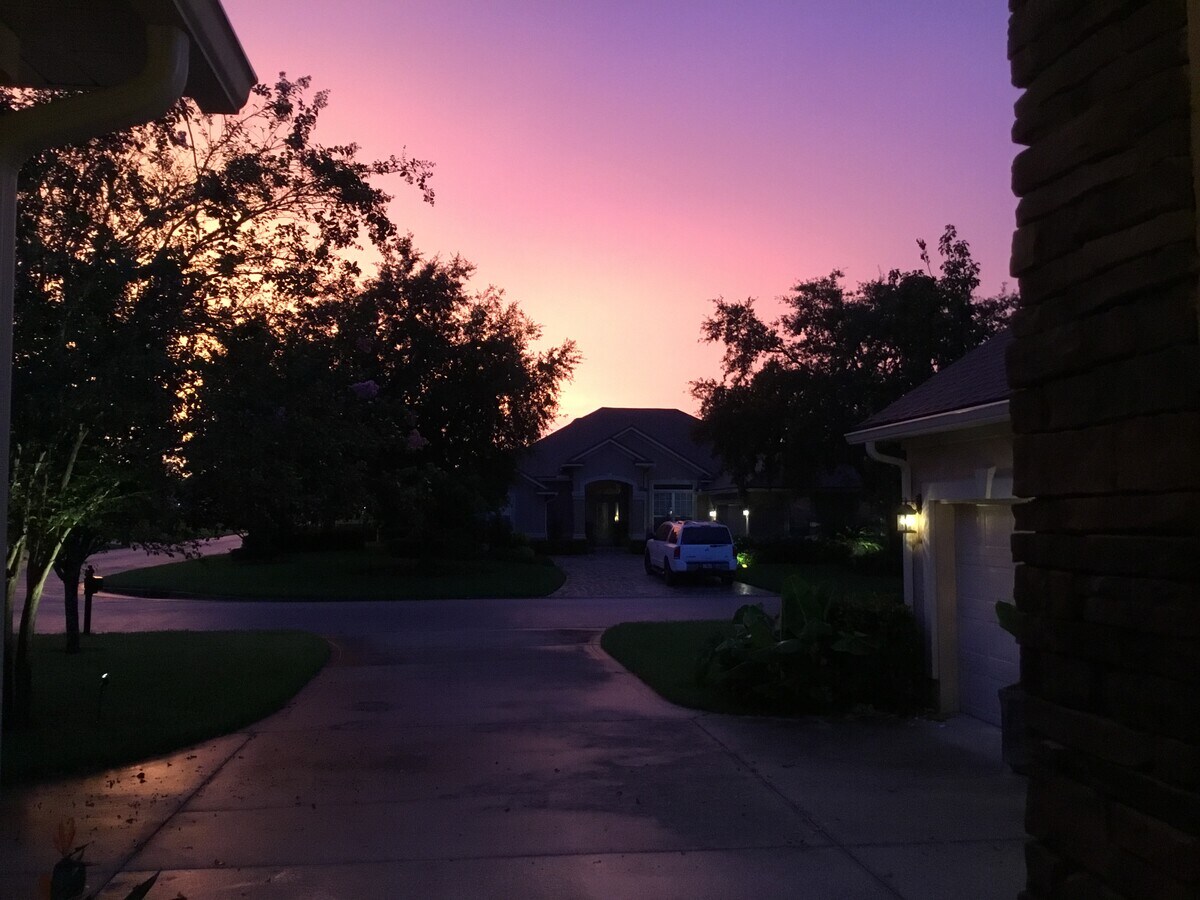 Photo - 556 Battersea Dr