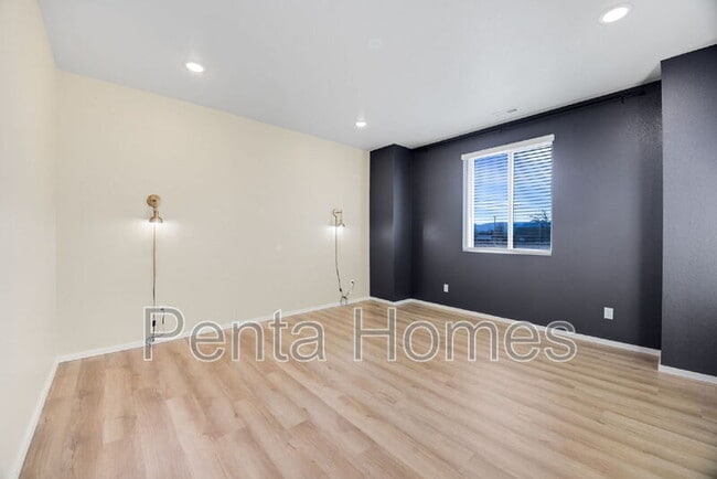 Photo - 563 Vicot Wy Unidad E