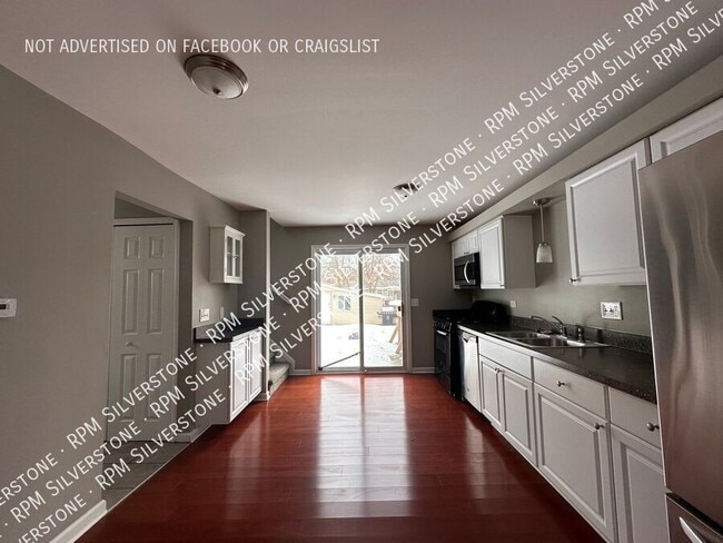 Photo - 3113 Emmons Ave
