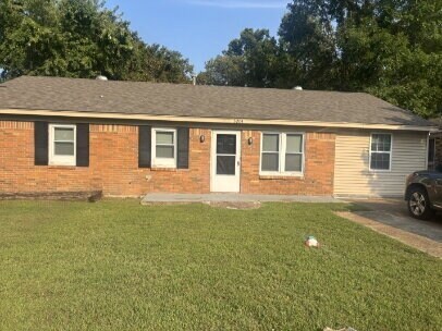 Building Photo - "3-Bedroom Gem on Breckenwood Drive!"