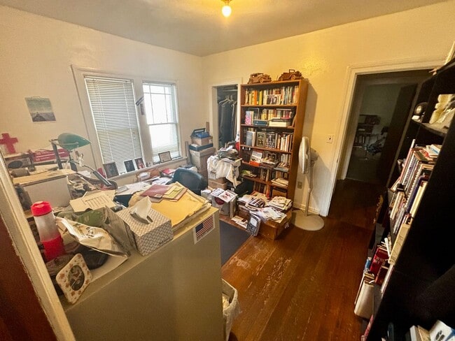 Photo - 404 S Van Buren St Unit Apt 2