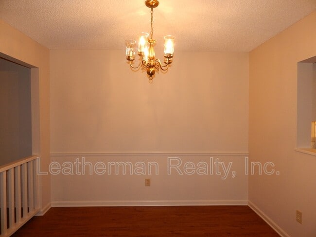 Photo - 738 Coventry Ln