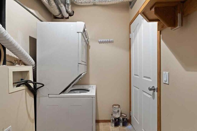 Photo - 7 Crystal Ridge Cove