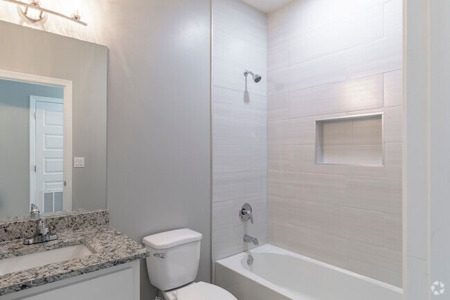 2BR, 2BA - 900SF