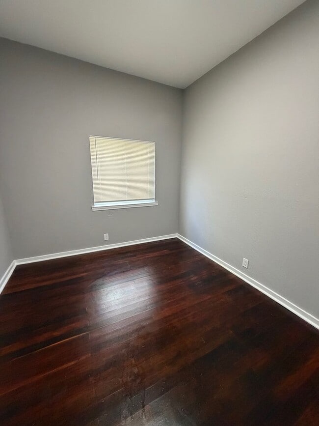 1737 Chase St Unidad A (Lower)