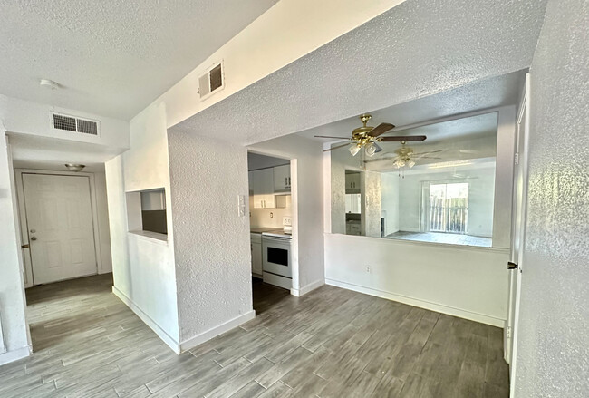 Living room/Dining room area - 12658 Ashford Meadow Dr Condo