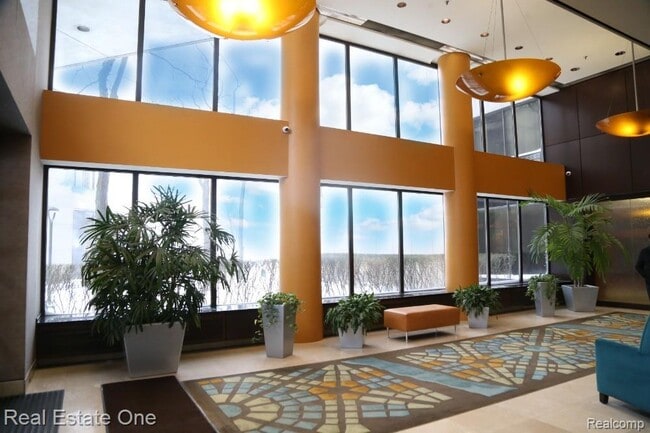 Photo - 1001 W Jefferson Ave Unidad 300/16F