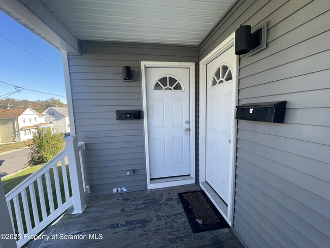 Photo - 127 W Line St