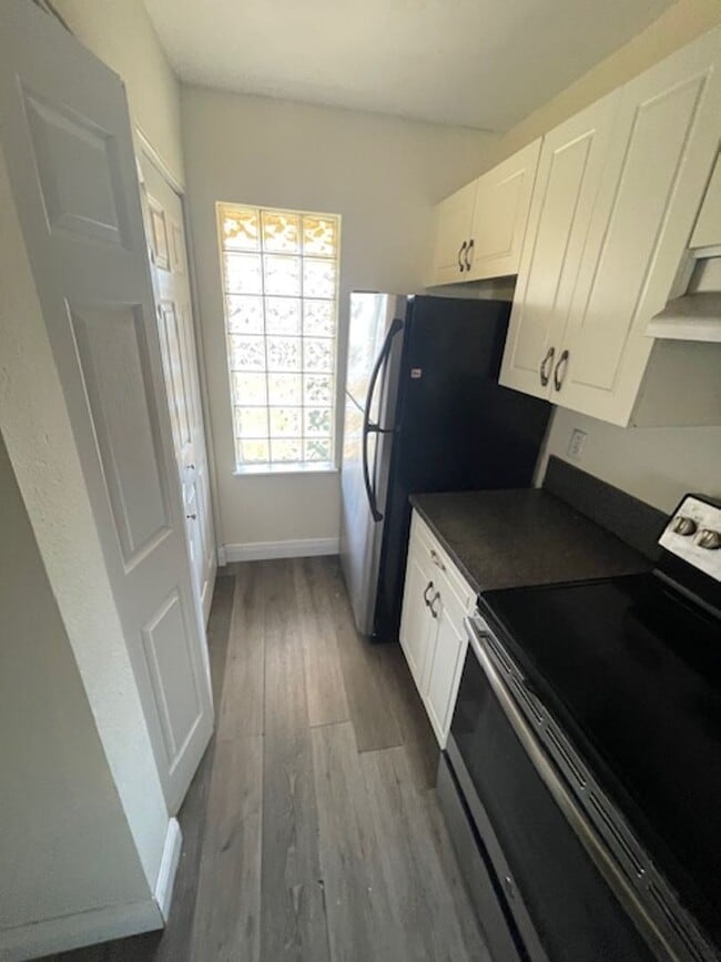 Photo - Palm Lakes Condo