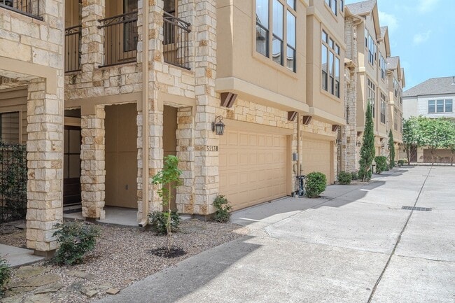 Photo - 5213 Eigel St